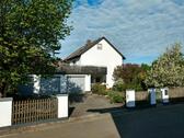 Foto - Freistehendes Einfamilienhaus mit separater Einliegerwohnung