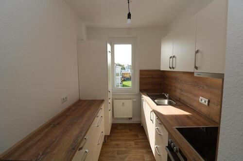 Foto - Kochmütze zu vergeben…neu sanierte 2-RW mit Einbauküche und Wanne!!!!!