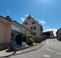 Zweifamilienhaus, Gewerbeeinheit mit Baureserve Rümmingen