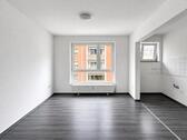 Foto - Helle 2,5-Zimmer-Wohnung mit großzügigem Schnitt – sofort bezugsfrei