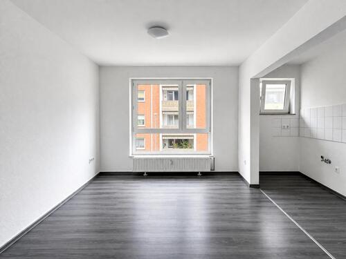 Foto - Helle 2,5-Zimmer-Wohnung mit großzügigem Schnitt – sofort bezugsfrei