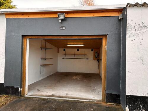Foto - Große Garage in Burgwerben zu vermieten mit El.Tor !!