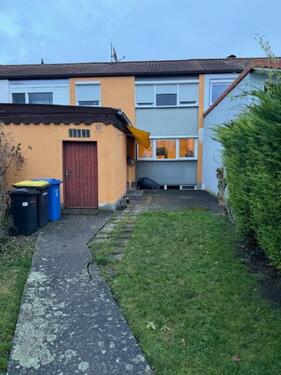 Foto - Reihenhaus mit Garten und Garage