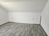 Foto - 3 Zimmer Dachgeschoßwohnung zur Miete in Kirchhaslach