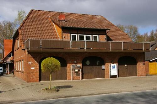 Foto - Wohnen und Arbeiten unter einem Dach - Büroräume mit Betriebsleiterwohnung