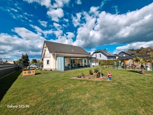 Foto - Einfamilienhaus mit Doppelgarage