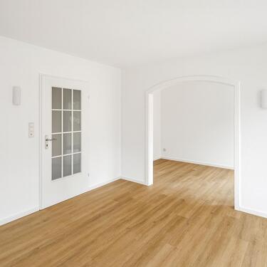 Foto - 4-Zimmer-Wohnung mit Balkon – Erstbezug nach Renovierung