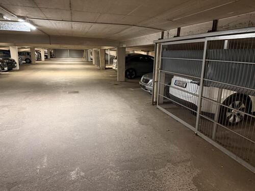 Foto - **TOP Private Doppelgarage in Tiefgarage**