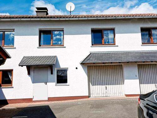 Foto - Süßes Einfamilienhaus mit 3 Zimmern und Terrasse zu vermieten