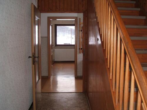 Foto - Einfamilienhaus: Wohnung, Garage, Garten