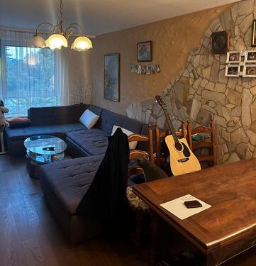 Foto - Modernisierte 3-Zimmer-Wohnung mit Balkon, Aufzug und 2 TG-SP