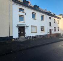 Haus in Remagen zu verkaufen - 279.000,00&nbsp;EUR Kaufpreis, ca.&nbsp; 211,00&nbsp;m&sup2; in Wachtberg (PLZ: 53343)