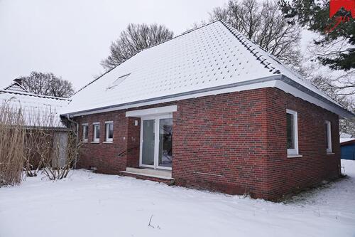 Foto - Großes Einfamilienhaus mit Garten und Garage in Aurich- Popens!