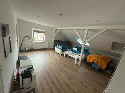 Foto - Vollständig erneuerte 2,5-Zimmer-Dachgeschosswohnung ruhige Lage