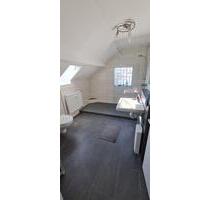 Möblierte 2 12 Zimmer DG Wohnung, Befristet bis 01.01.2028 - Zirndorf