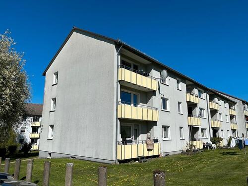 Foto - Attraktive 3-Zimmer-Wohnung mit Balkon und Keller in Hessisch Lichtenau