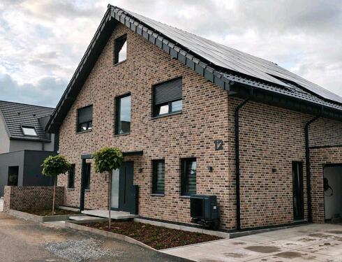 Foto - Großes modernes EFH mit Einliegerwohnung in bester Lage