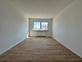 Foto - Ihr neues IMMOBILIEN QUARTIER: Erstbezug nach Sanierung! 3 Zimmer Wohnung in Feldrandlage