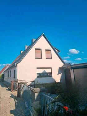 Foto - Zwei Häuser,ein Grundstück, ein Preis