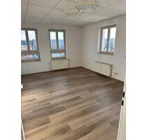 Büro Office Praxis Studio - 295,00&nbsp;EUR Kaltmiete, ca.&nbsp; 65,00&nbsp;m&sup2; in Auerbach/Vogtland (PLZ: 08209)