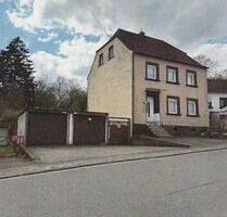 Freihstehendes Einfamilienhaus mit Doppelgarage - Gries