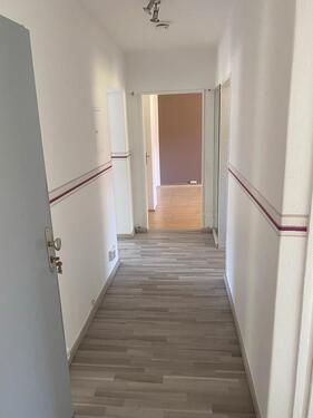 Foto - 3 Zimmerwohnung, Einbauküche, Bad und Terrasse