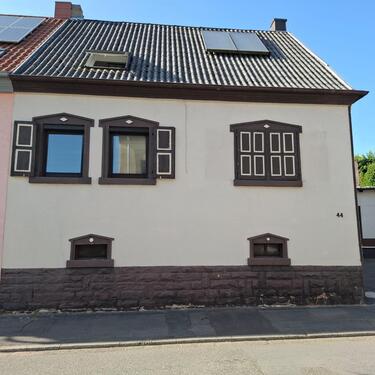 Foto - gepflegtes Zweifamilienhaus in Niederwürzbach I 3 Garagen I Anbau