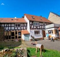 Vierseitenhof Fachwerkhaus Hof Garten Scheune Denkmalschutz - Fronhausen