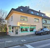 Schicke Dachgeschosswohnung plus Spitzboden im Zentrum von Rösrath