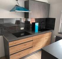 Frisch renovierte 2-Zi.-Wohnung (75 m²) + EBK + Top Lage! - Hessisch Oldendorf