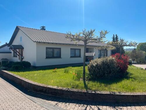 Foto - Freistehende Haus mit Einliegerwohnung