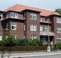 Ihr neues Zuhause: Helle Erdgeschosswohnung mit Dielenboden und Balkon - Lübeck Sankt Gertrud