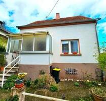 Charmantes Einfamilienhaus mit großem Garten in ruhiger Lage - Dillingen (Saar)