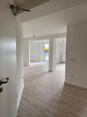 Foto - 3 RAUM-WOHNUNGBadewanne2xBalkonBarrierefreievtl.Einbauküche