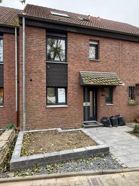 Foto - Einfamilienhaus - 2.050,00&nbsp;EUR Kaltmiete, ca.&nbsp; 125,00&nbsp;m&sup2;