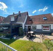 Einfamilienhaus mit genehmigtem Baugrundstück - Lauenburg/Elbe