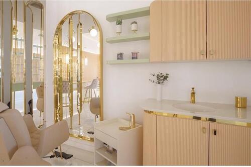 Foto - Exklusives Friseur- & Beautystudio