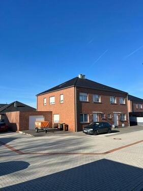 Foto - Doppelhaus in schöner Umgebung, Neuwertig und Gewerbesteuerparadies.