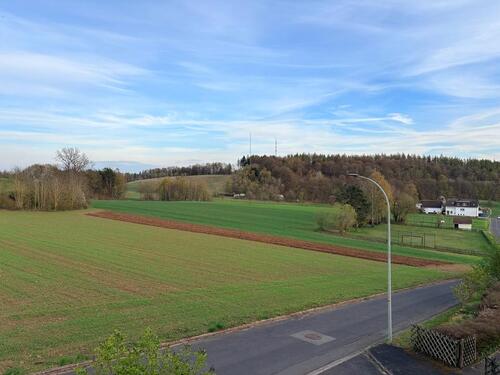 Foto - Haus mit Garten und Weitblick - 640,00&nbsp;EUR Kaltmiete, ca.&nbsp; 127,00&nbsp;m&sup2;