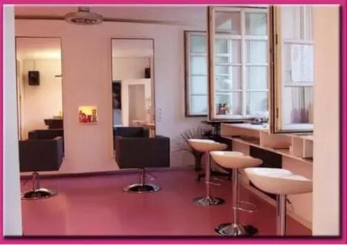 Foto - Biete Stuhlmiete in Friseurladen HD-Altstadt