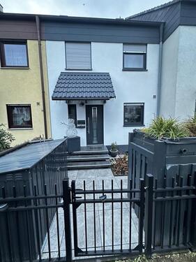 Foto - Provisionsfreies modernes Reihenhaus mit EBK, Balkon und Garage