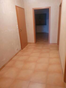 Foto - Niddatal Bönstadt 5 Zimmer Küche Bad Terrasse Kellerraum Garage