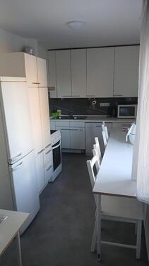 Foto - Möbliertes Haus mit Terrassen und PKW-Stellplätzen zu vermieten!