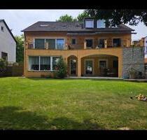 Großes Mehrfamilienhaus - 1.100.000,00&nbsp;EUR Kaufpreis, ca.&nbsp; 320,00&nbsp;m&sup2; in Essen (PLZ: 45145) Stadtbezirk III