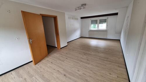 Foto - 3ZKB DG Wohnung EBK - 600,00&nbsp;EUR Kaltmiete, ca.&nbsp; 90,00&nbsp;m&sup2;