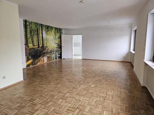 Foto - 3,5-Zimmer-Wohnung mit neuem Bad und großzügigem Balkon