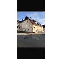 Großzügige 4 Zimmer Wohnung in Ortskern von Rodenberg zur Mitte