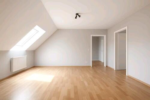 Foto - Moderne 4-Zimmer-Wohnung mit Balkon Frisch Renoviert!