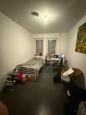 Foto - Ein möbliertes Zimmer in 3-Zimmer-WG – 15 m², Top-Lage, DomRömer