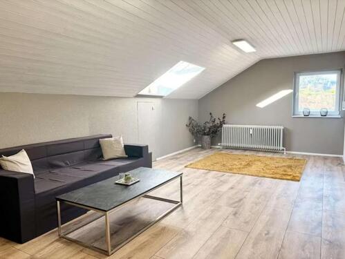 Foto - Frisch renovierte 4-Zimmer-Wohnung mit viel Platz